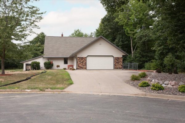 2707 Cherry Blossom Lane Menomonie WI 54751