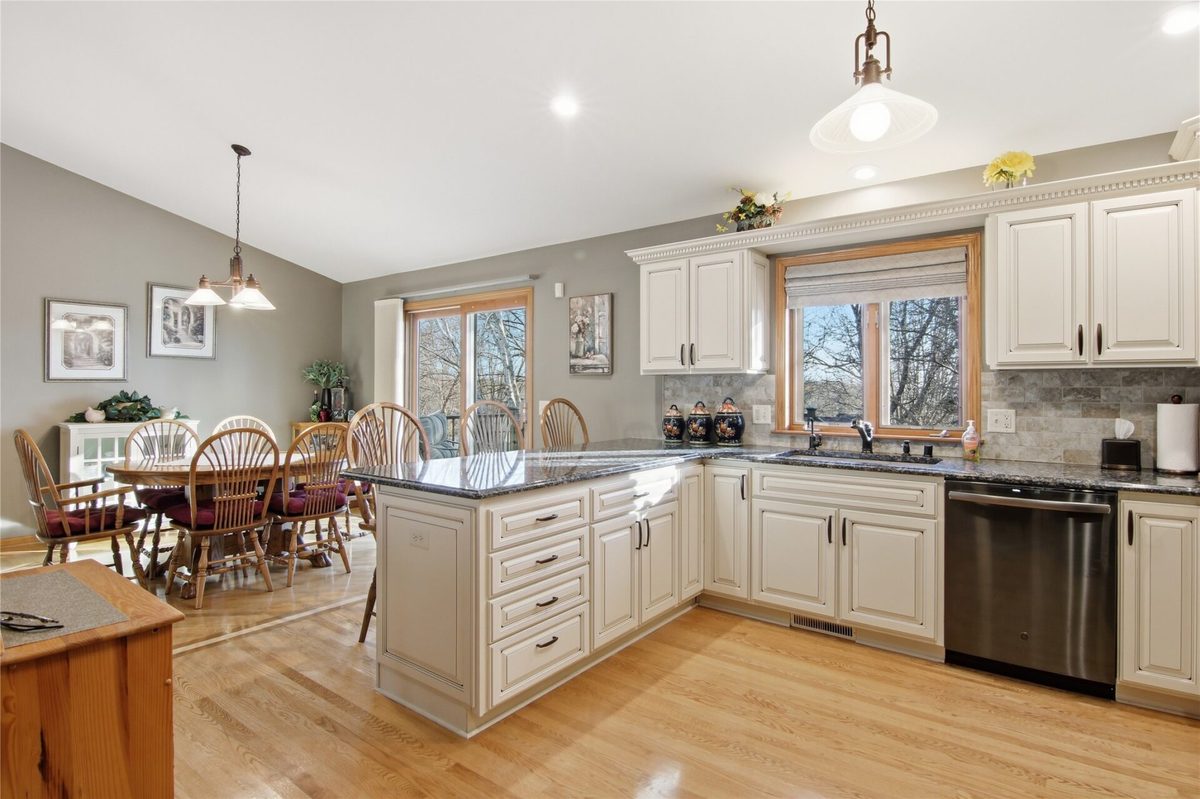 4125 Birch Crest Lane, Eau Claire, WI — photo 10