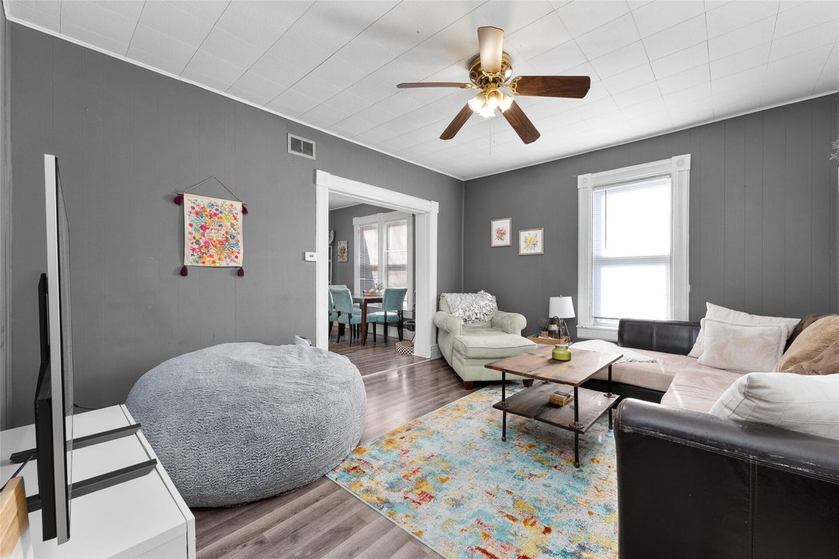 1208 7th Street, Menomonie WI 54751 - ResidentialIncome house for sale - MLS #1602431 - image3