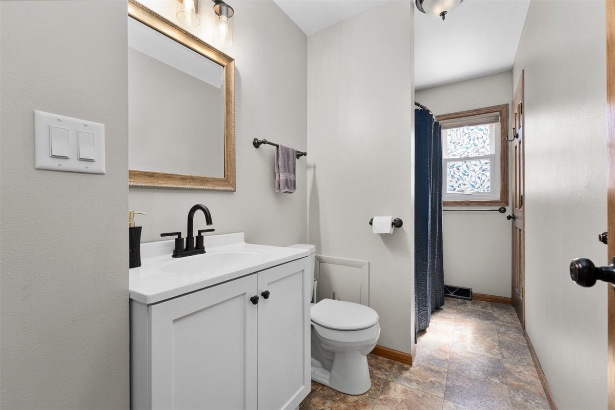 2527 Lynn Avenue Altoona WI 54720 — photo 16