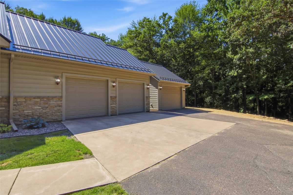 W245 Woodridge Drive, Eau Claire WI 54701 - Residential house for sale - MLS #1602701 - image59