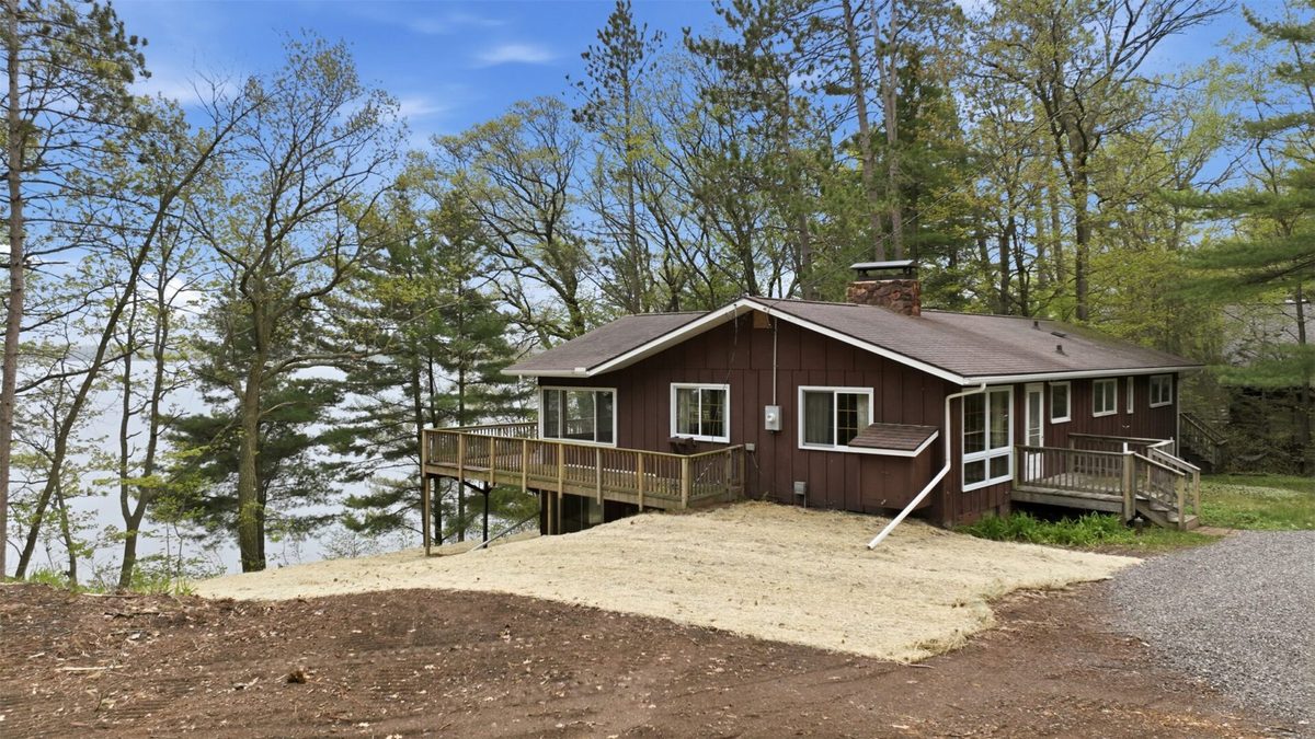 6092N West Shore Lane, Stone Lake, WI