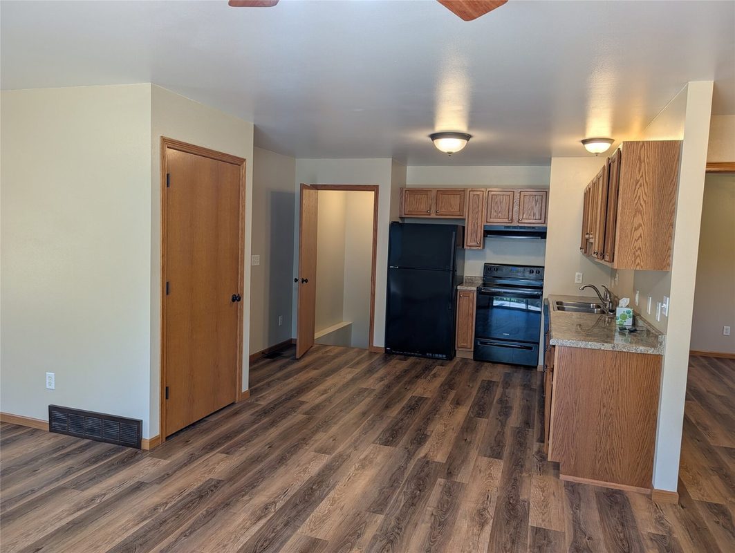 400-402 Main St, Cadott WI 54727 - ResidentialIncome house for sale - MLS #1604817 - image2