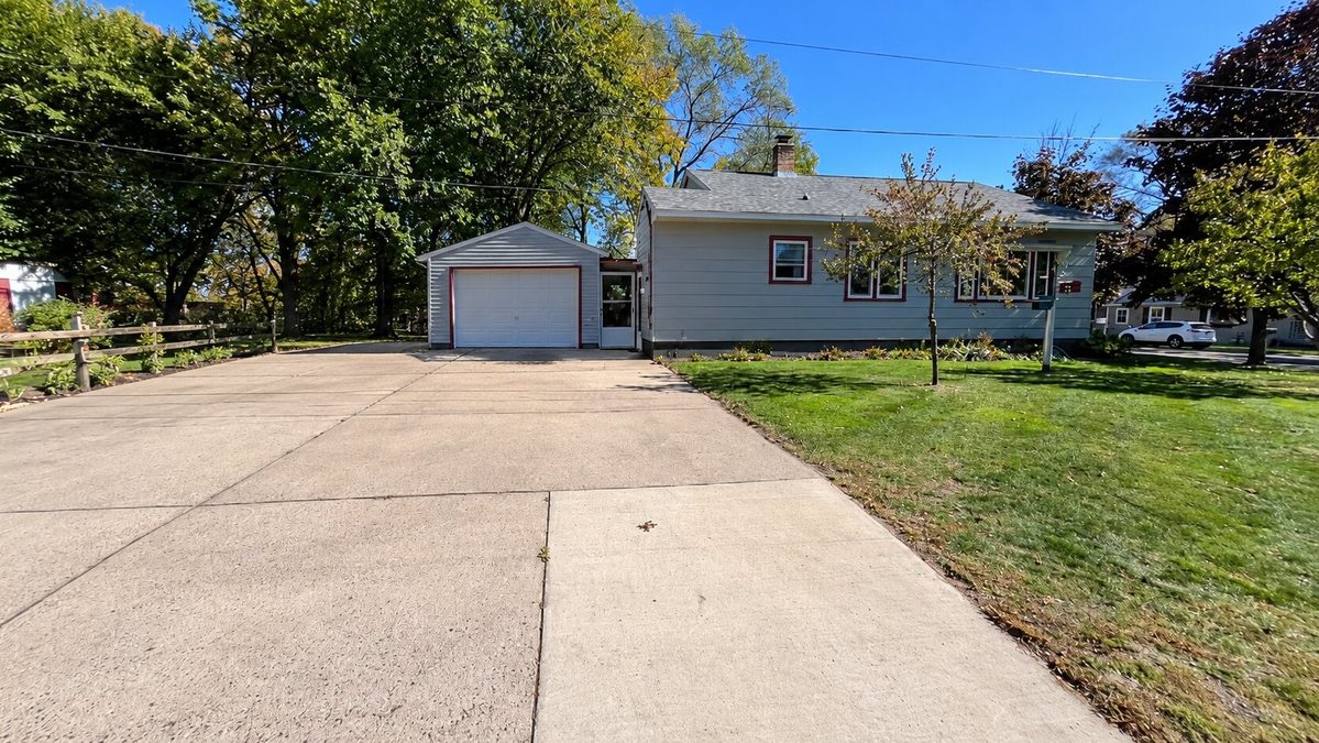 526 Cedar Street, Eau Claire WI 54703 - Residential house for sale - MLS #1606097 - image2