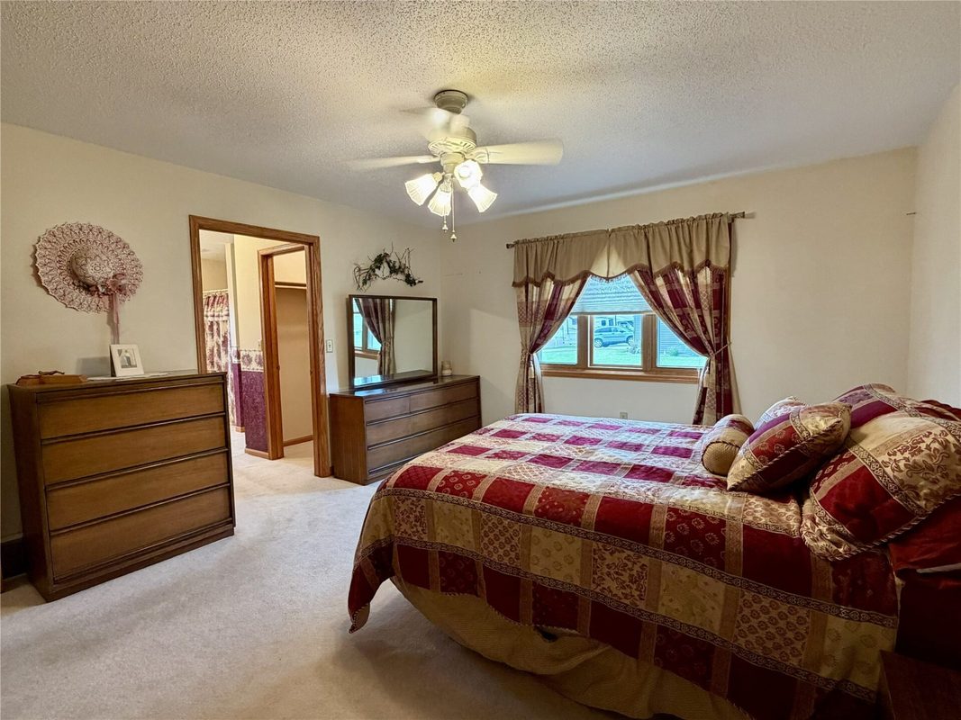 2321 5th Avenue, Bloomer, WI