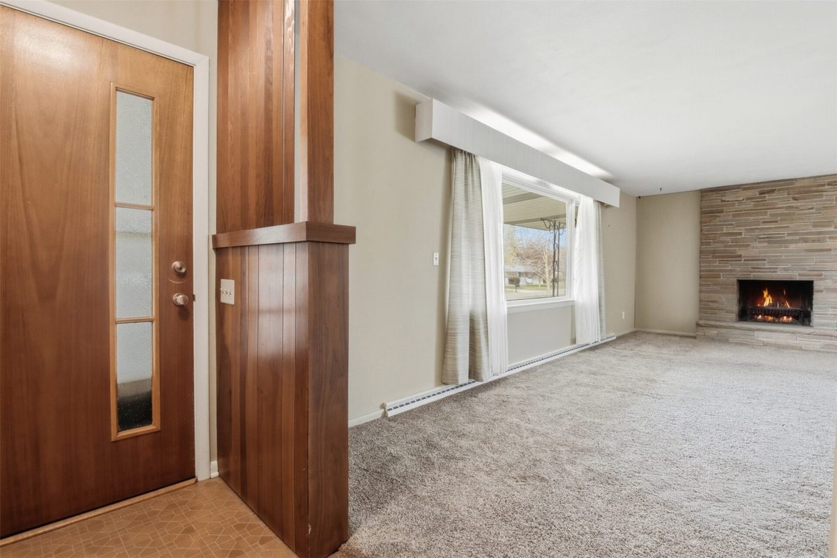 827 Park Ridge Drive, Eau Claire, WI