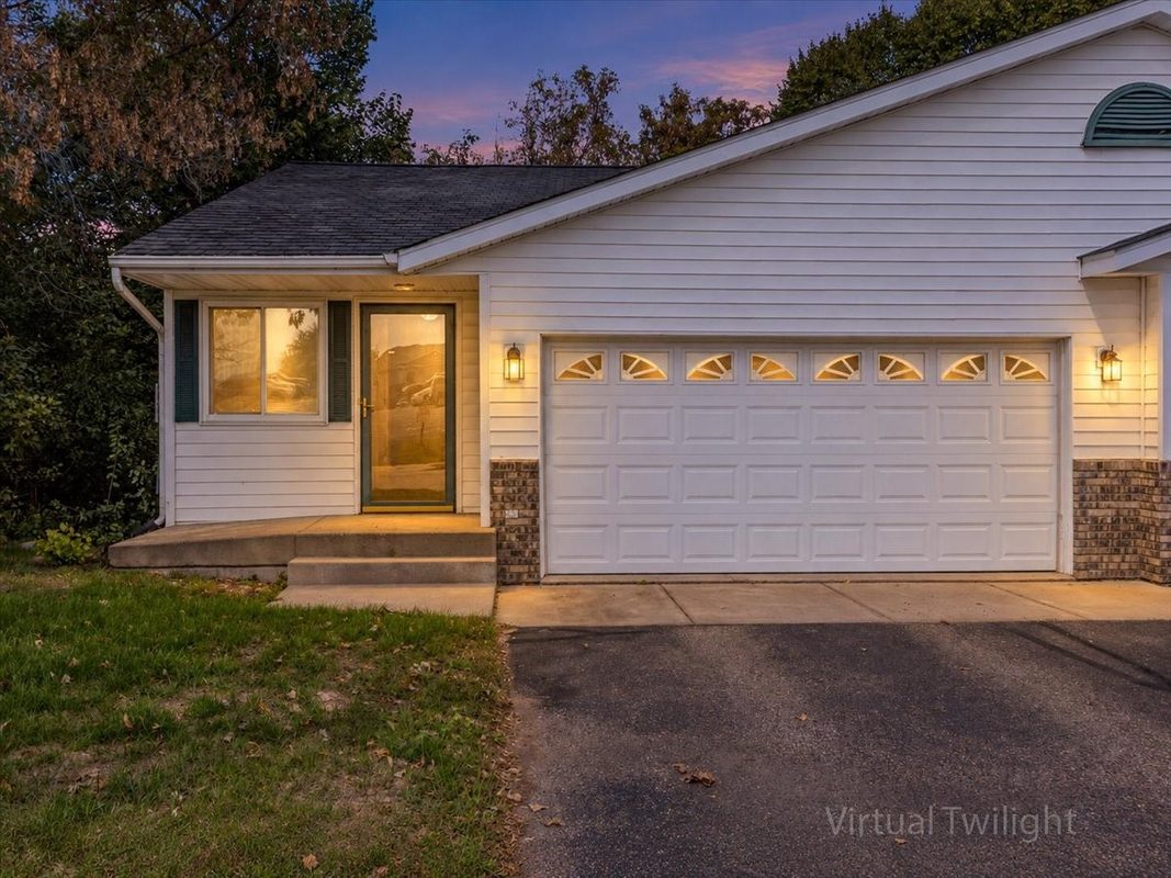 381 Red Cedar Street, Menomonie WI 54751 - Residential house for sale - MLS #1605301 - image2