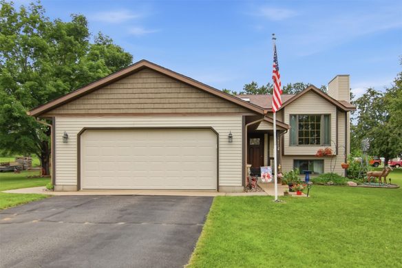 1440 Birchwood Lane, Eau Claire WI 54703 - Residential house for sale - MLS #1602721 - image1