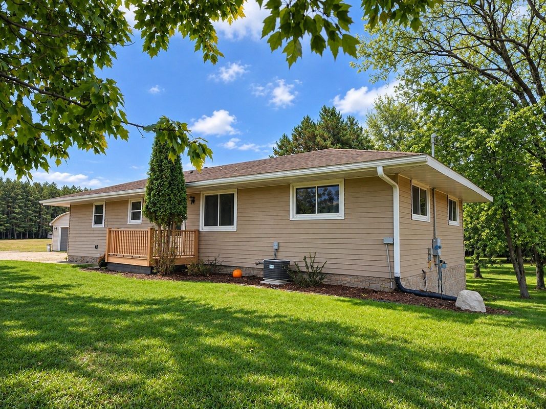 E 15535 Lincoln Drive, Fall Creek WI 54742 - Residential house for sale - MLS #1605650 - image2