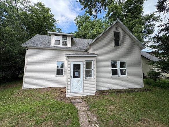 1809 6th Street, Menomonie WI 54751 - ResidentialLease house for sale - MLS #1604373 - image1