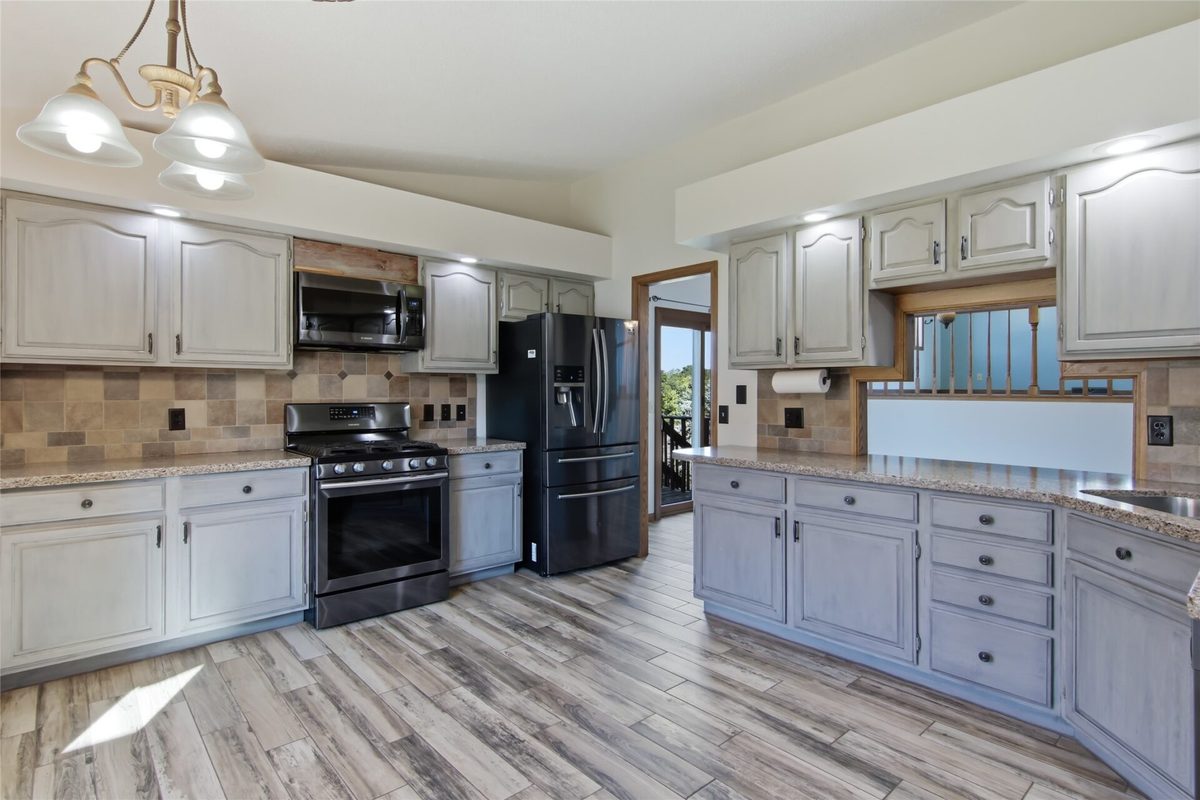 4002 Oak Knoll Drive, Eau Claire WI 54701 - Residential house for sale - MLS #1604569 - image3