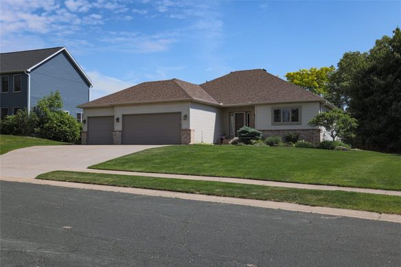 2400 Emerald Bend, Hudson WI 54016 - Residential house for sale - MLS #1601816 - image1