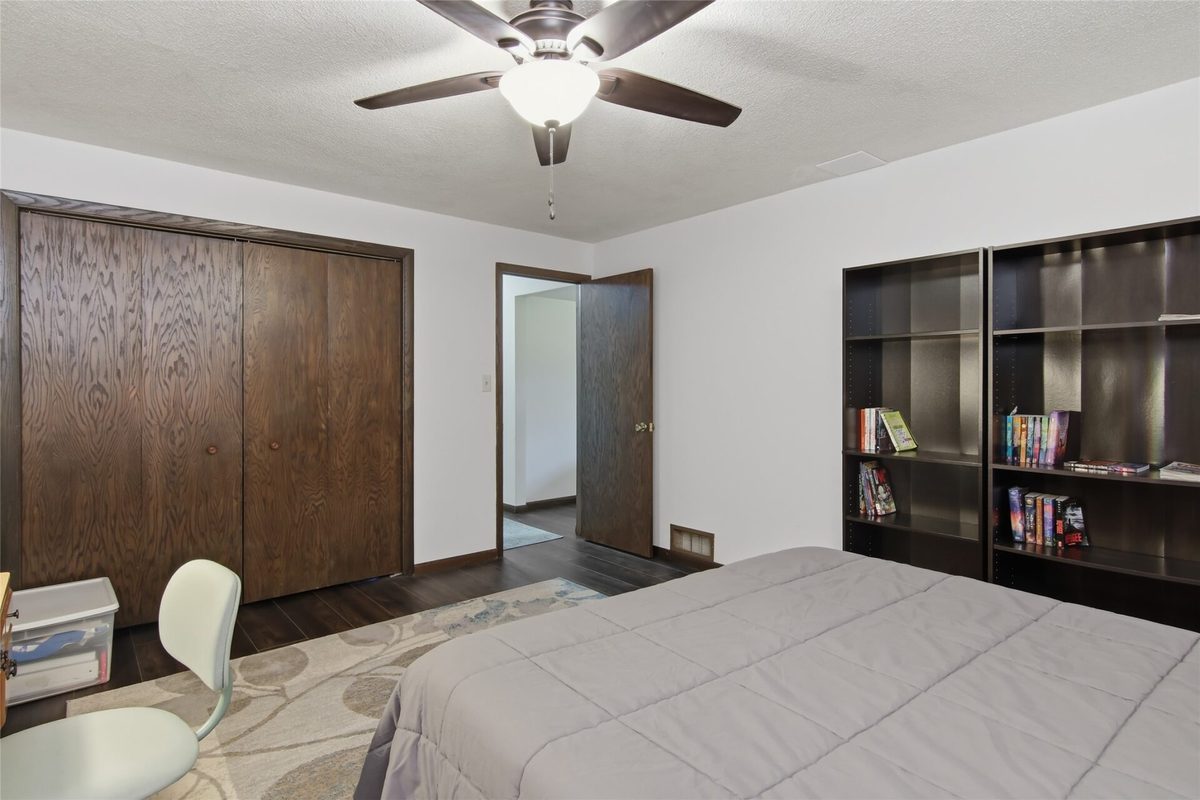 E865 Woodridge Drive, Eau Claire, WI