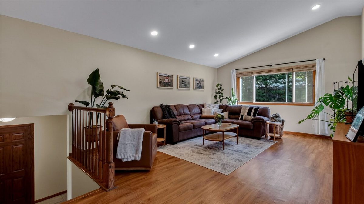 3309 Pointe Court, Eau Claire WI 54701 - Residential house for sale - MLS #1605029 - image3