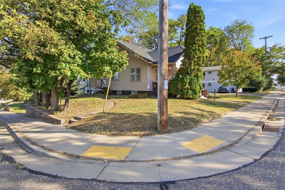 1200 Main Street, Eau Claire WI 54701 - Residential house for sale - MLS #1605933 - image22