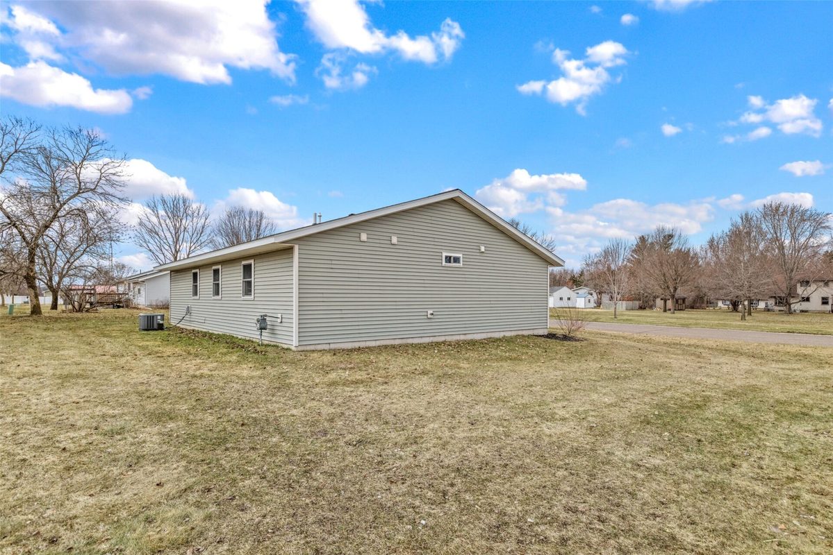 Residential at 2100 26th Avenue, Bloomer, WI 54724 — photo 6