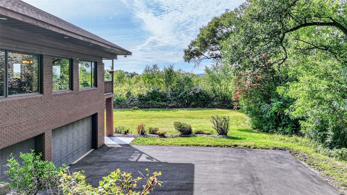 E445 Woodridge Drive, Eau Claire WI 54701 - Residential house for sale - MLS #1605347 - image38