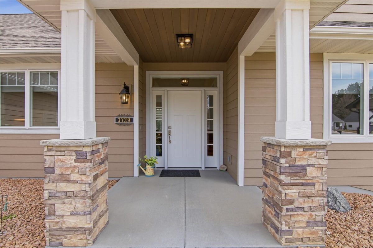 3729 Crest Ridge Court, Eau Claire, WI