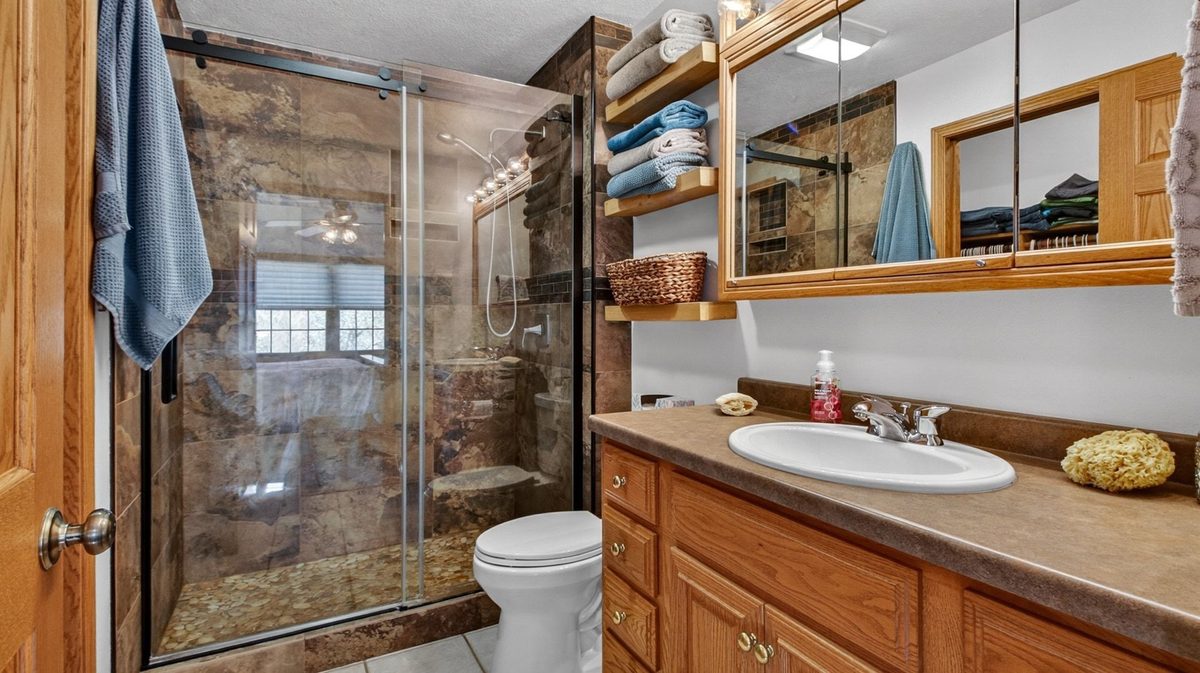 2815 Dairyland Road SE, Menomonie, WI