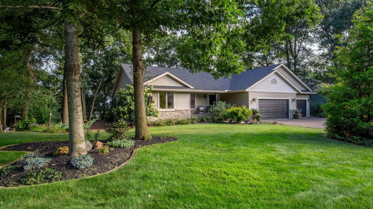 2111 High Point Drive, Altoona WI 54720 - Residential house for sale - MLS #1604363 - image2