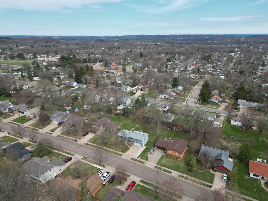 Residential at 2107 15th Street, Eau Claire, WI 54703 — photo 40