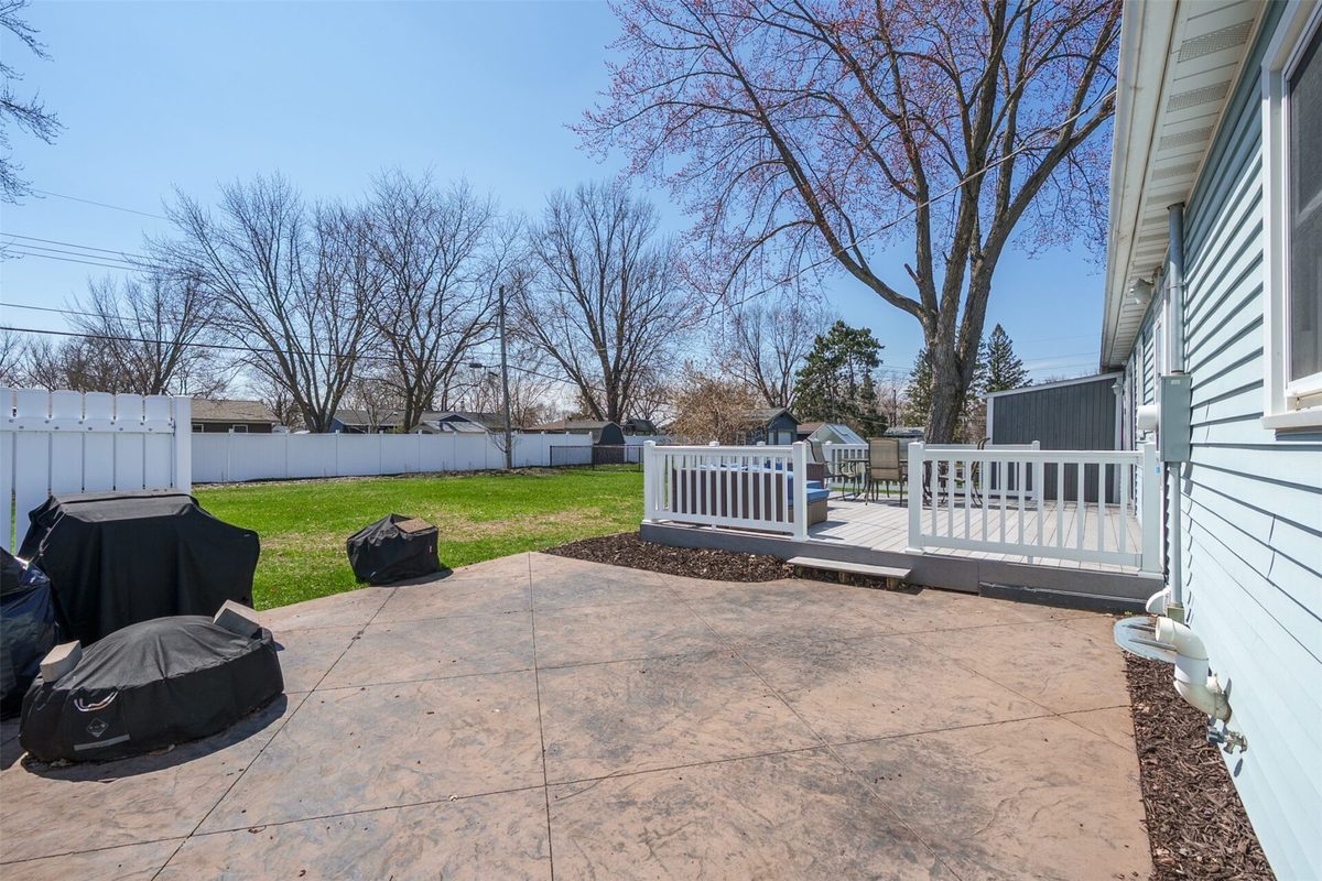 2527 Lynn Avenue Altoona WI 54720 — photo 7