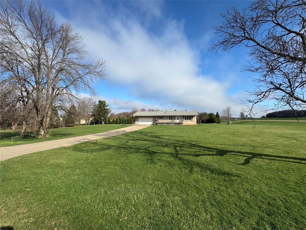 E9291 570th Avenue, Elk Mound, WI — photo 2