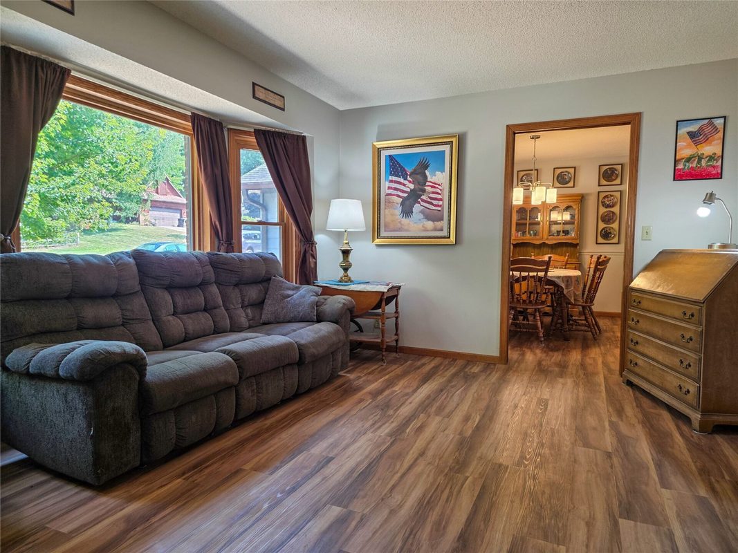 302 Summit Court, Chippewa Falls WI 54729 - Residential house for sale - MLS #1604313 - image2