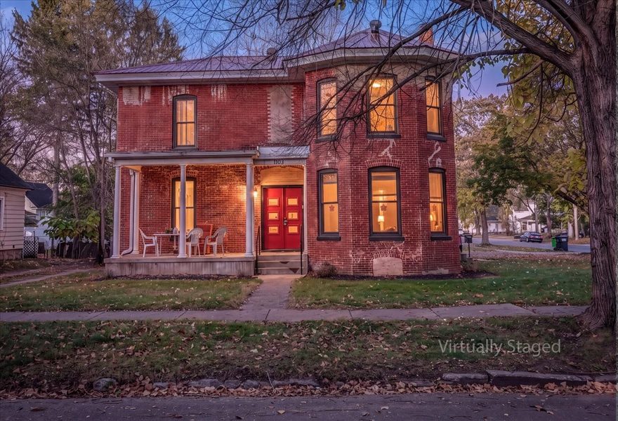 1103 E 8th Street