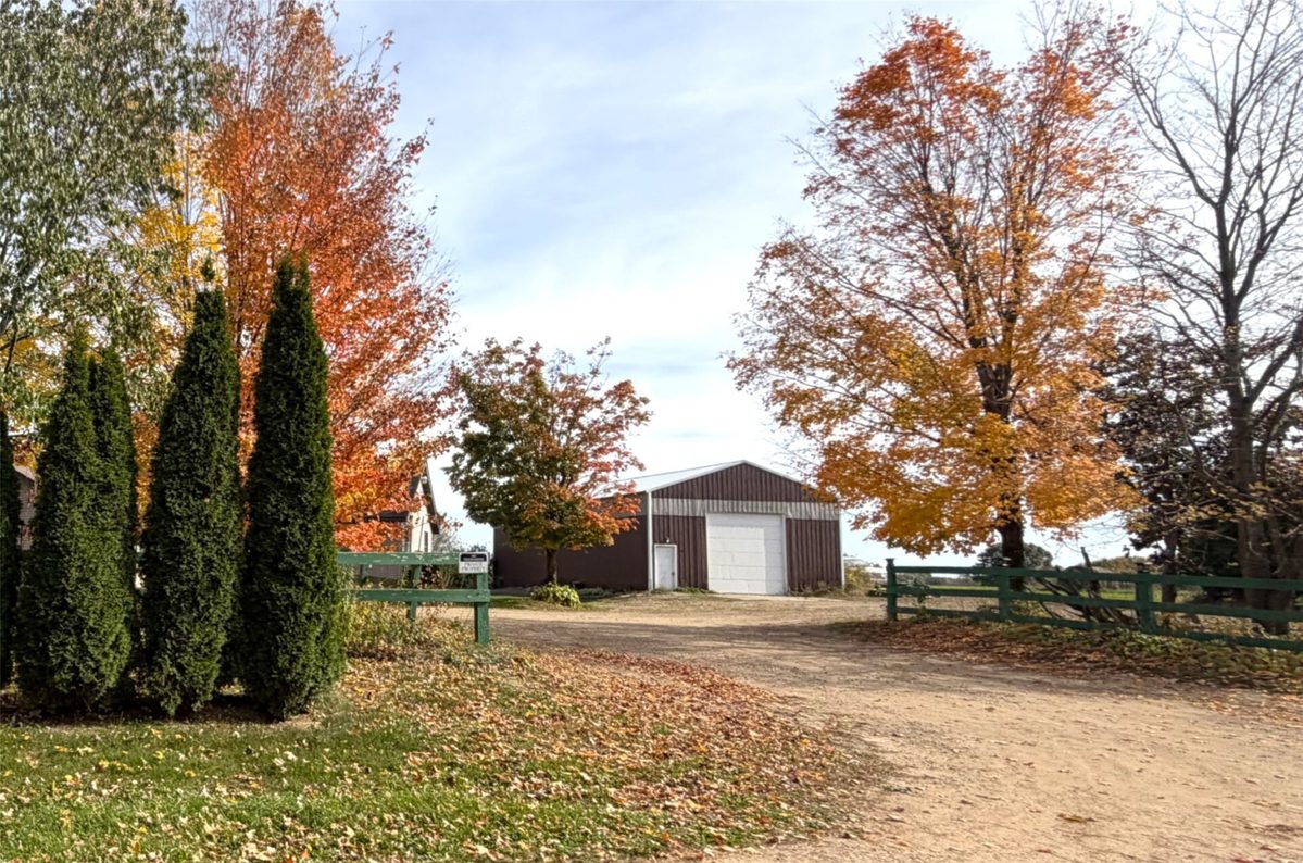 8063 North Road, Eau Claire WI 54701 - Residential house for sale - MLS #1606178 - image2
