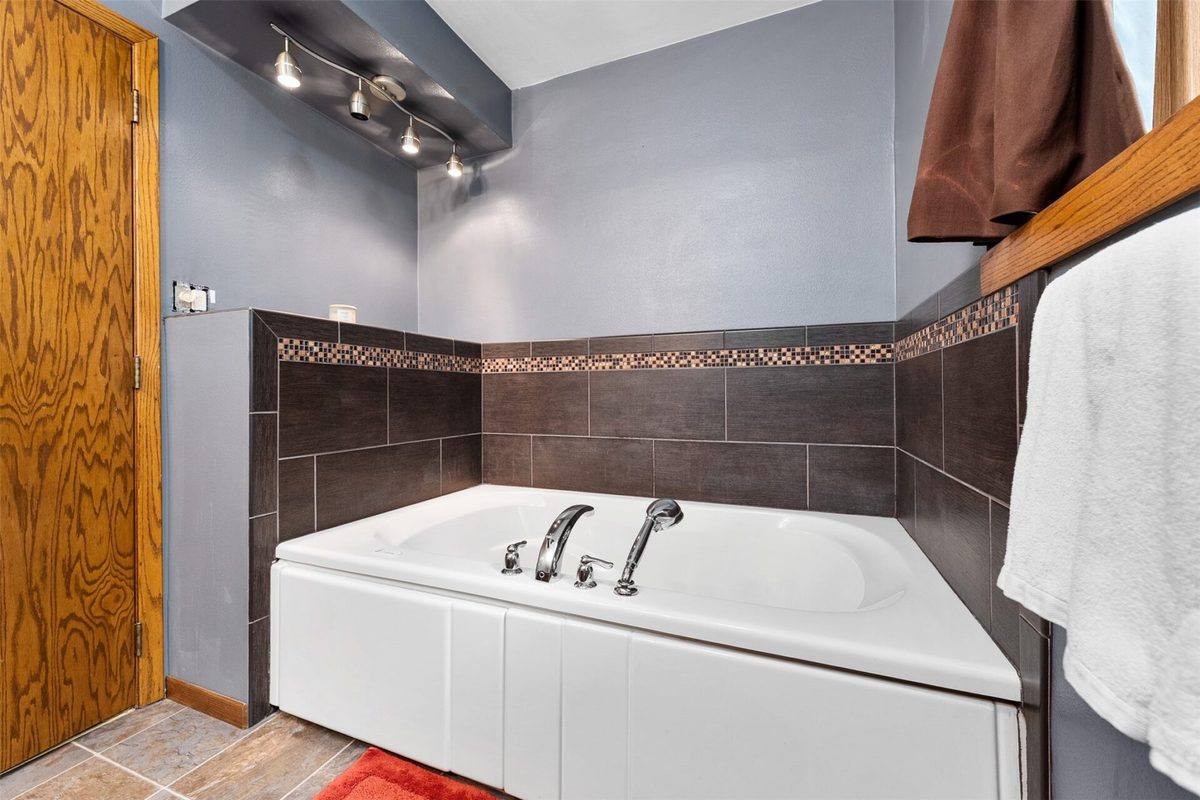 642 57th Avenue, Eau Claire WI 54703 - Residential house for sale - MLS #1600856 - image30