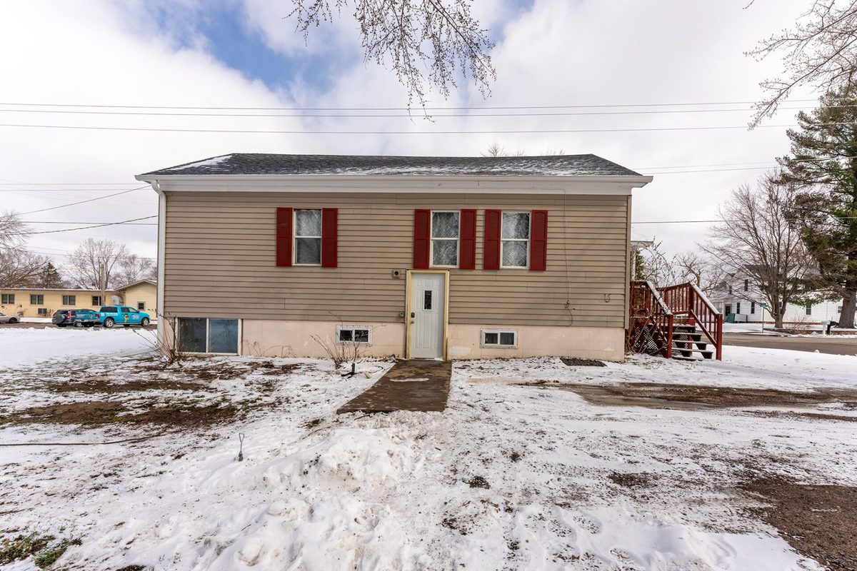 311 Water Street, Augusta, WI