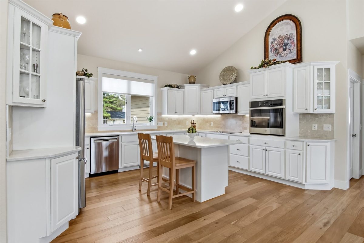 3729 Crest Ridge Court, Eau Claire, WI