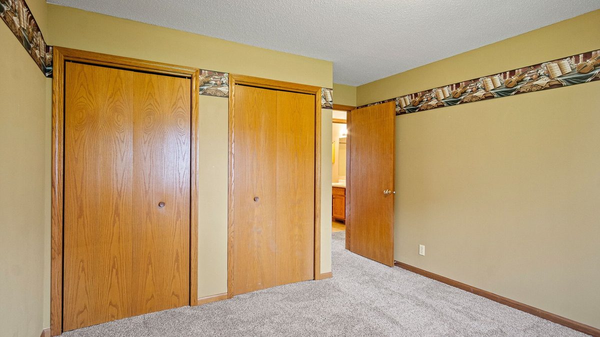 5211 Hamilton Avenue Eau Claire WI 54701 — photo 25