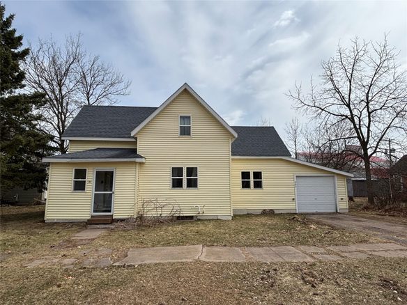 203 9th Street Cameron WI 54822 — photo 1