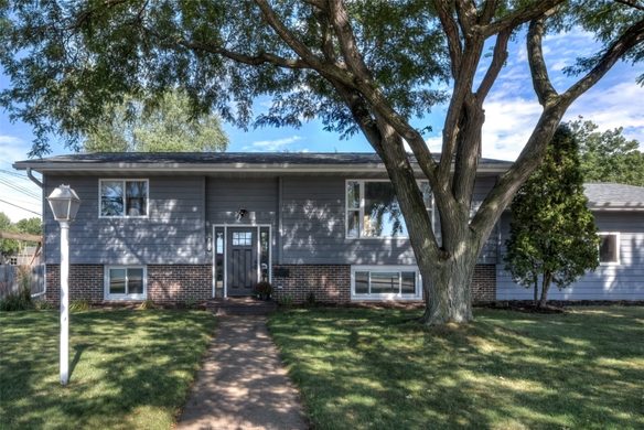 2915 Eisenhower Street, Eau Claire WI 54701 - Residential house for sale - MLS #1605002 - image1