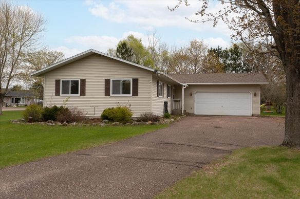 E5721 689th Avenue, Menomonie WI 54751 - Residential house for sale - MLS #1600610 - image1