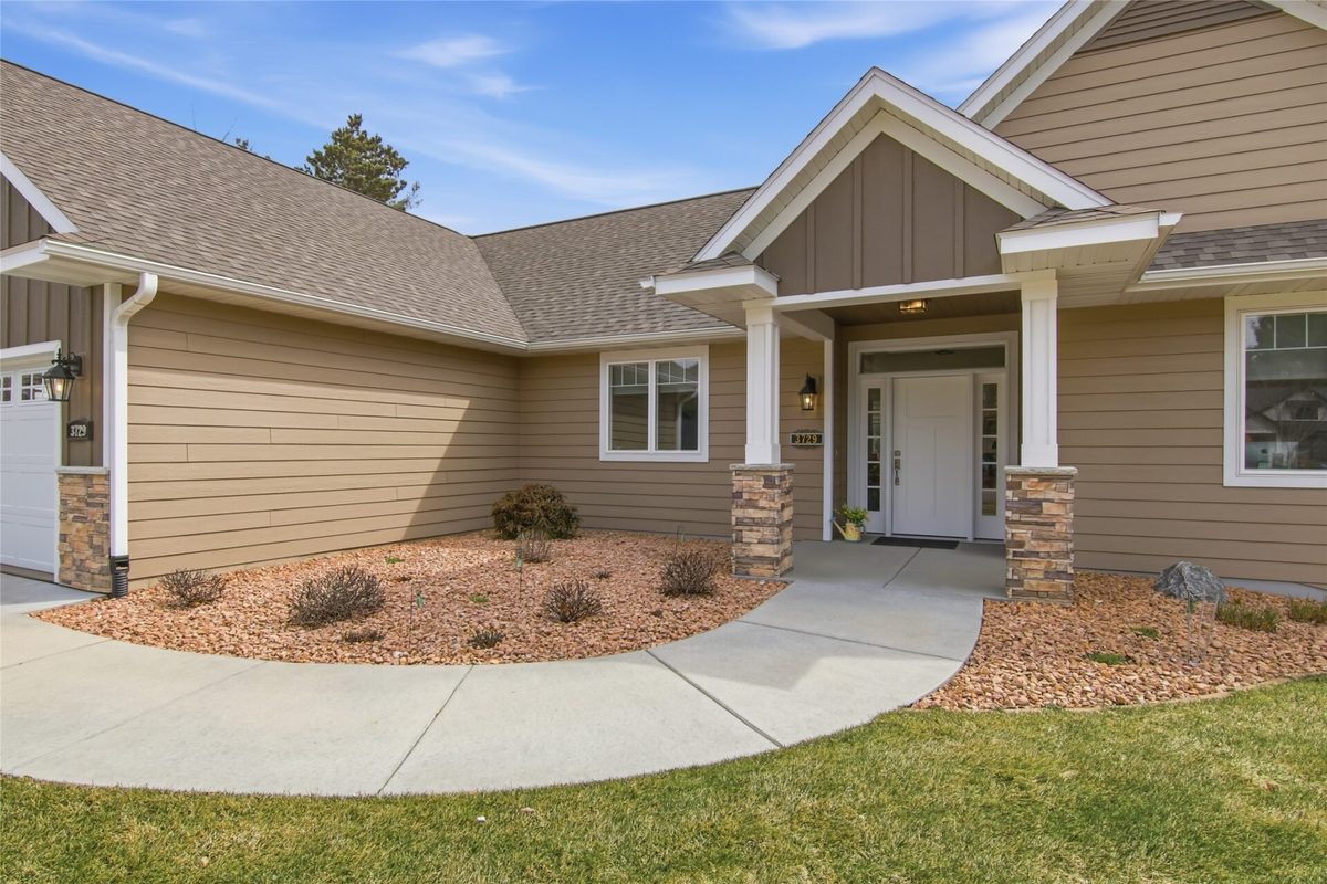 3729 Crest Ridge Court, Eau Claire, WI