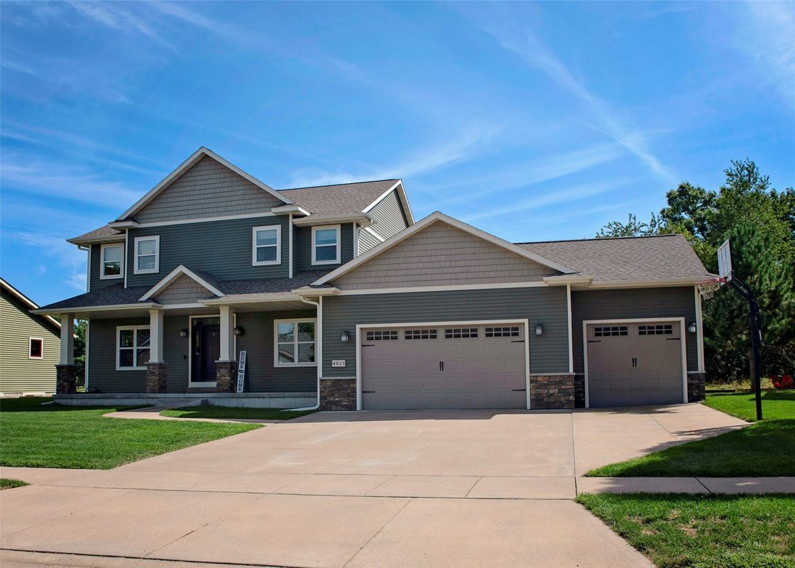 4823 Club House Lane, Eau Claire WI 54703 - Residential house for sale - MLS #1604466 - image2