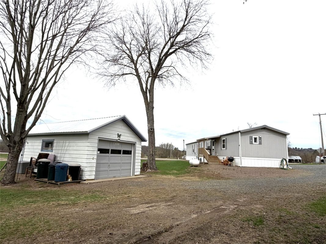 N10685 Lincoln Road, Hixton, WI — photo 4
