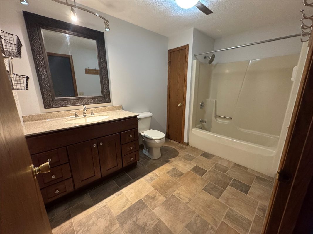 4002 Oak Knoll Drive, Eau Claire WI 54701 - Residential house for sale - MLS #1604569 - image30