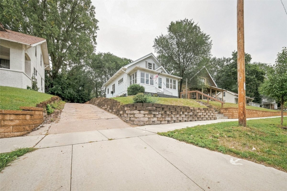 1548 Bellevue Avenue, Eau Claire WI 54703 - Residential house for sale - MLS #1605073 - image2