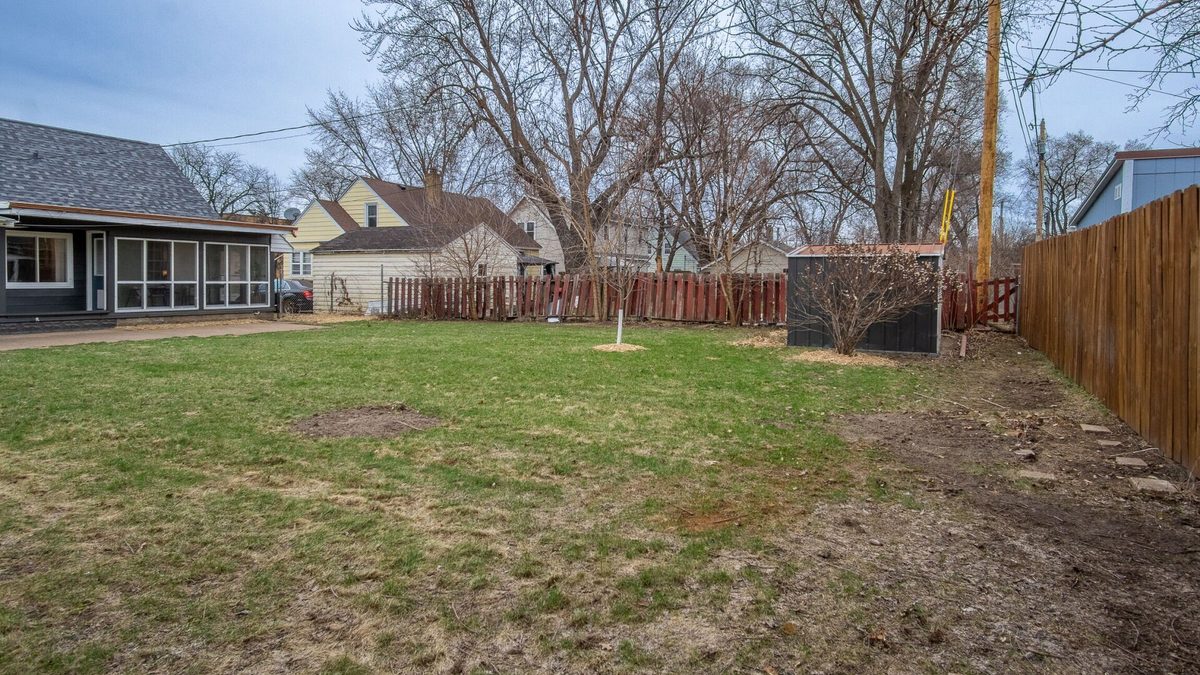 1621 Highland Avenue Eau Claire WI 54701 — photo 10