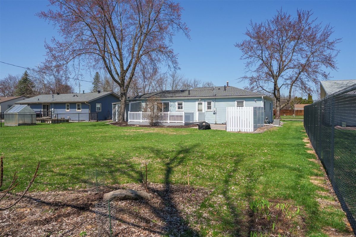 2527 Lynn Avenue Altoona WI 54720 — photo 33