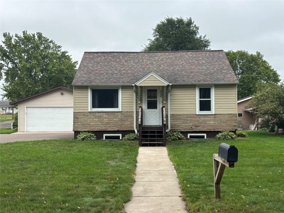 902 Queen Street, Bloomer WI 54724 - Residential house for sale - MLS #1604819 - image1