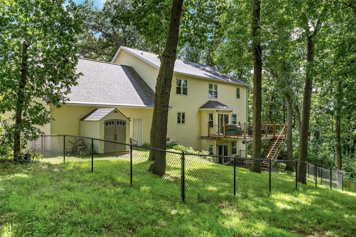 318 Paris Place  Eau Claire WI 54703 — photo 9