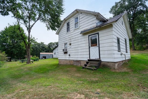 S11940 Lowes Creek Road Eleva WI 54738