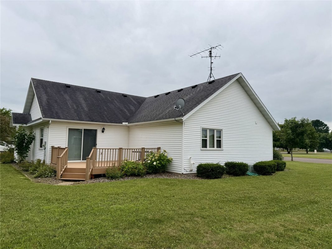 2321 5th Avenue, Bloomer, WI