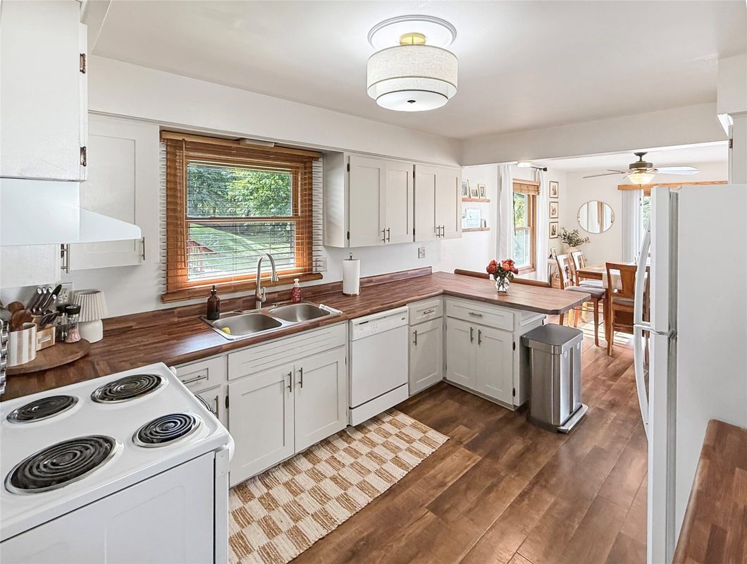 2417 Shale Ledge Road, Eau Claire WI 54703 - Residential house for sale - MLS #1605843 - image5