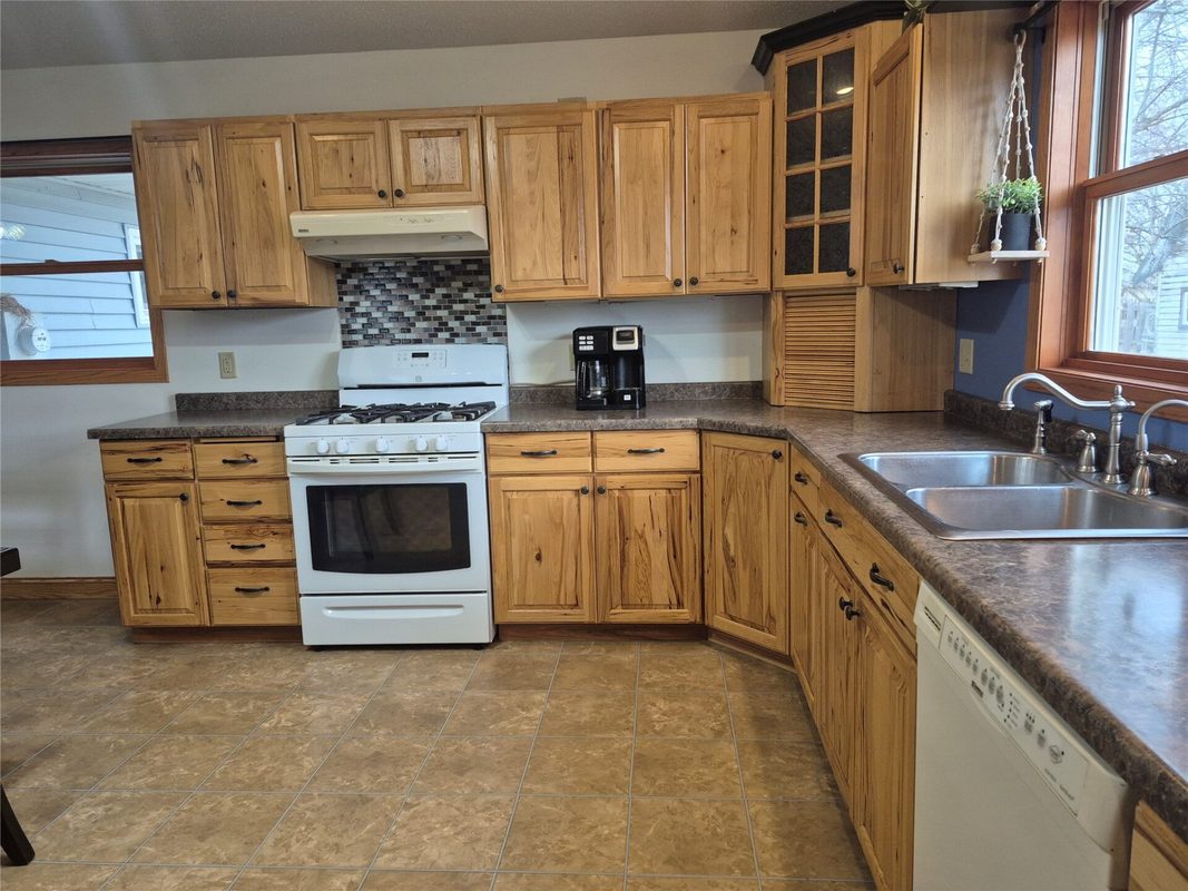 928 Yorkshire Avenue, Rice Lake, WI — photo 6